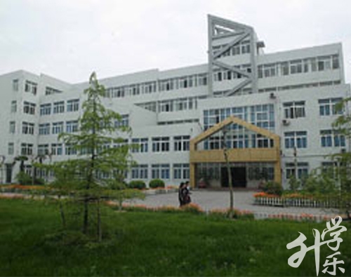 長(zhang)春市(shi)農業學(xué)校