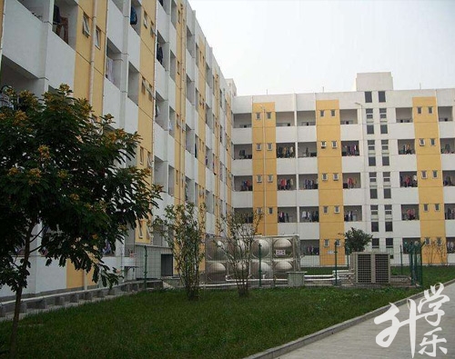 拉薩市(shi)第四高(gao)級中(zhong)學(xué)